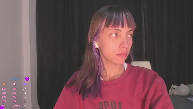 Snapshot of MiaGoth_ chatting on September 19, 2025, 12:02 am MiaGoth online show from September 19, 2025, 12:02 am