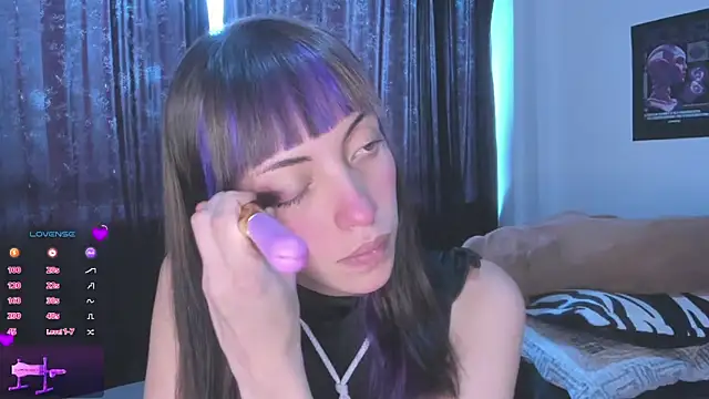 Snapshot of MiaGoth_ chatting on October 9, 2025, 7:45 pm MiaGoth online show from October 9, 2025, 7:45 pm