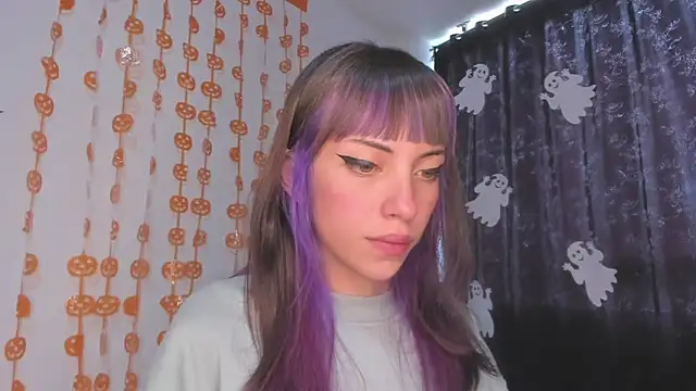 Snapshot of MiaGoth_ chatting on October 19, 2025, 2:40 pm MiaGoth online show from October 19, 2025, 2:40 pm