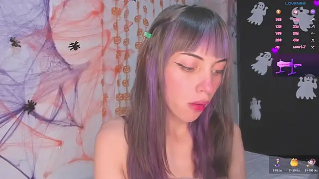 Snapshot of MiaGoth_ chatting on October 25, 2025, 1:24 am MiaGoth online show from October 25, 2025, 1:24 am