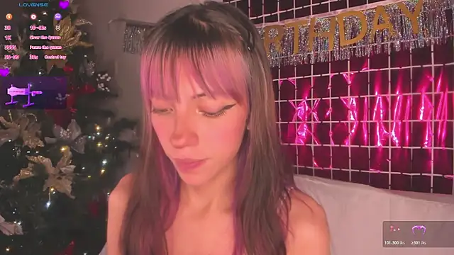 Snapshot of MiaGoth_ chatting on December 17, 2025, 1:55 am MiaGoth online show from December 17, 2025, 1:55 am