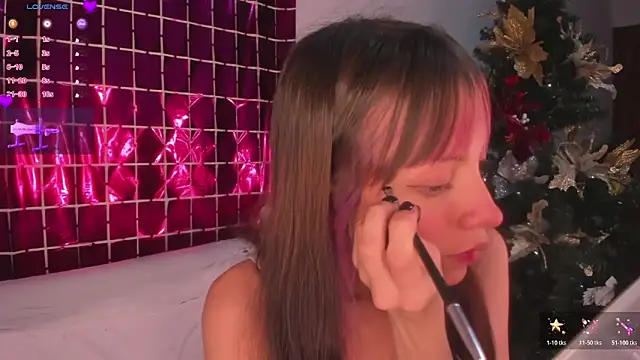 Snapshot of MiaGoth_ chatting on December 19, 2025, 3:13 am MiaGoth online show from December 19, 2025, 3:13 am