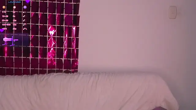 Snapshot of MiaGoth_ chatting on January 8, 2026, 1:08 am MiaGoth online show from January 8, 2026, 1:08 am