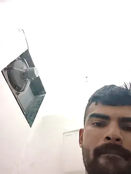 yourboy2000   online show from April 5, 2026, 10:18 pm