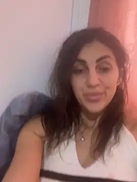 EmaSkyes online show from October 8, 2025, 11:19 am