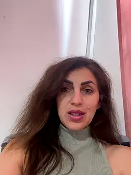 EmaSkyes online show from November 14, 2025, 8:02 am