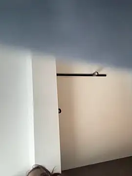 BelleSkye online show from March 20, 2025, 1:37 pm