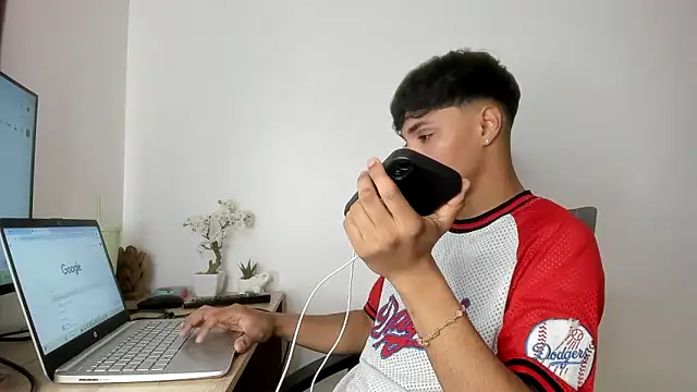 jonmaykolrose online show from October 22, 2025, 6:07 pm