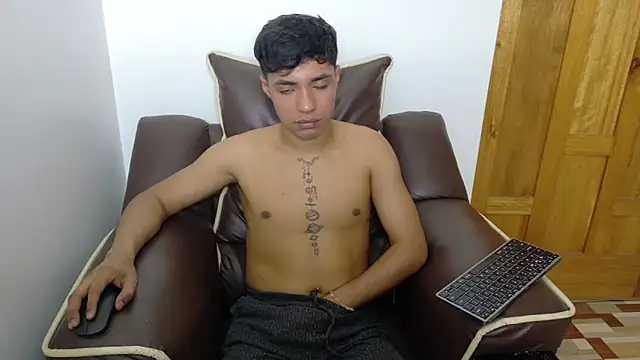 jonmaykolrose online show from November 13, 2025, 6:51 pm