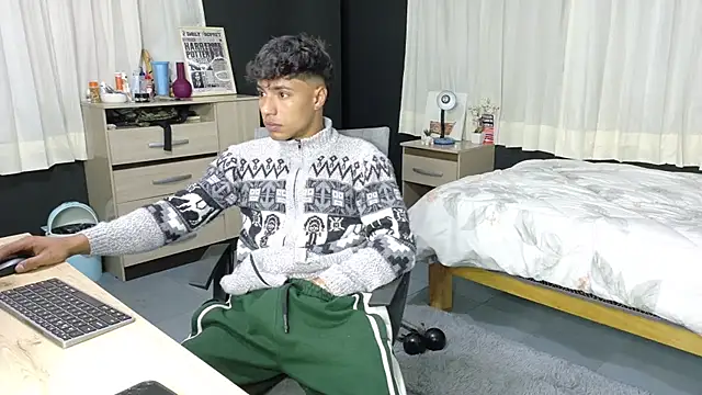 jonmaykolrose online show from April 9, 2026, 11:54 pm