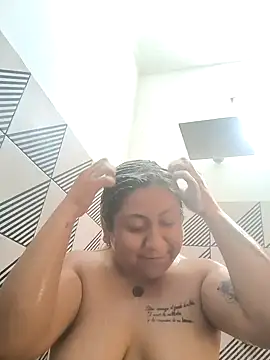 Snapshot of EmpaticBolillo chatting on February 14, 2026, 9:33 pm EmpaticBolillo online show from February 14, 2026, 9:33 pm