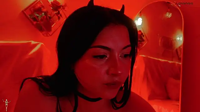 Snapshot of _Rouse_v chatting on October 22, 2025, 1:44 pm Rouse v online show from October 22, 2025, 1:44 pm