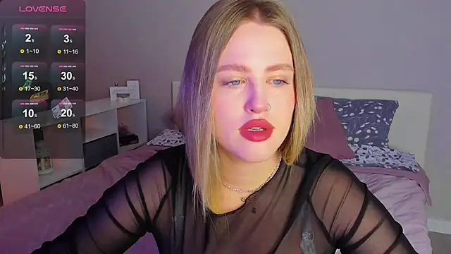 Snapshot of _Sarah_Soul_ chatting on October 31, 2025, 12:11 am Sarah Soul online show from October 31, 2025, 12:11 am