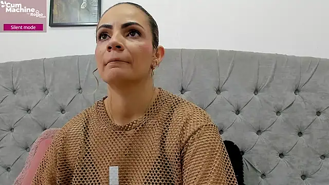 Snapshot of Valesskahall chatting on October 25, 2025, 12:13 pm Valesskahall online show from October 25, 2025, 12:13 pm