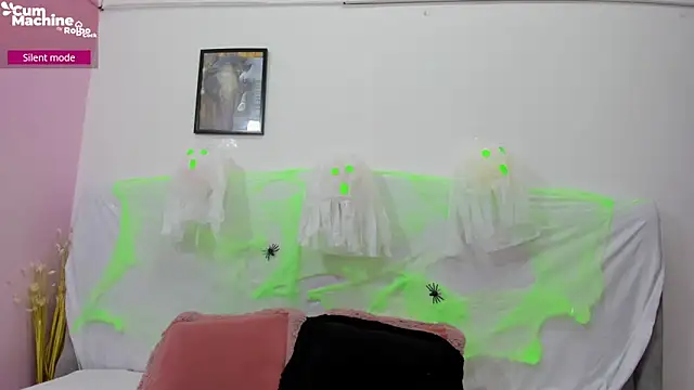 Snapshot of Valesskahall chatting on October 31, 2025, 1:01 pm Valesskahall online show from October 31, 2025, 1:01 pm