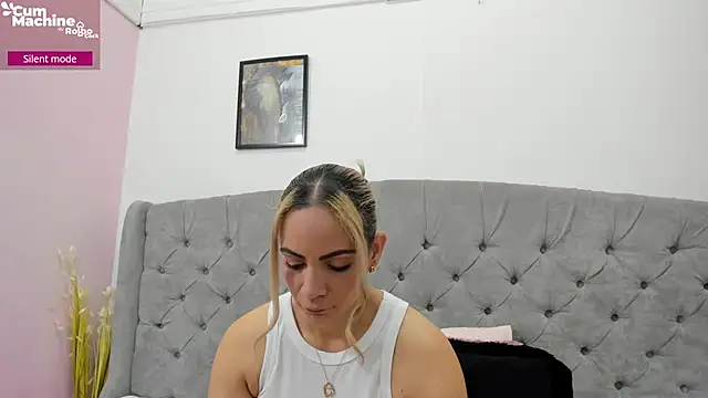 Snapshot of Valesskahall chatting on November 1, 2025, 12:07 pm Valesskahall online show from November 1, 2025, 12:07 pm