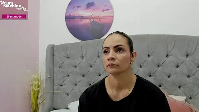 Snapshot of Valesskahall chatting on November 20, 2025, 12:05 pm Valesskahall online show from November 20, 2025, 12:05 pm