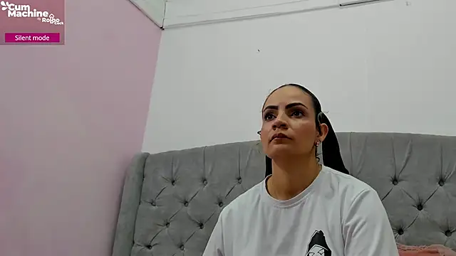 Snapshot of Valesskahall chatting on December 5, 2025, 12:14 pm Valesskahall online show from December 5, 2025, 12:14 pm