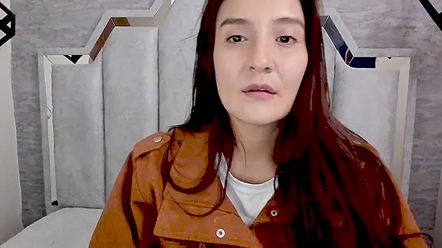  alaia collway  online show from February 18, 2025, 12:17 pm