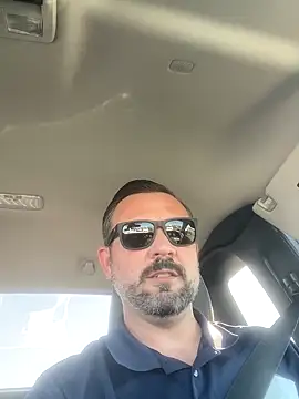 Snapshot of Thehandyman420 chatting on November 3, 2025, 10:10 pm Thehandyman420 online show from November 3, 2025, 10:10 pm