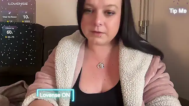 Snapshot of NaughtyWifeUK chatting on February 5, 2025, 11:28 pm NaughtyWifeUK online show from February 5, 2025, 11:28 pm