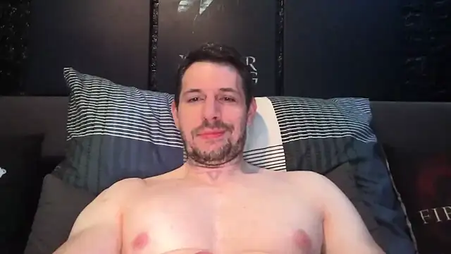 dreamwallker21 online show from May 17, 2026, 8:34 am