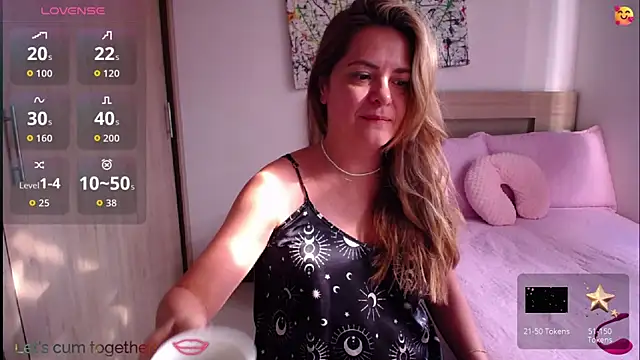 Snapshot of ParisW chatting on September 11, 2025, 12:38 pm ParisW online show from September 11, 2025, 12:38 pm