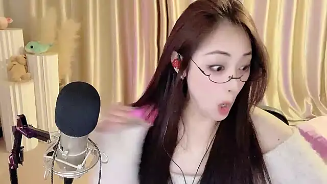 Daisy-77 online show from February 27, 2025, 10:20 pm