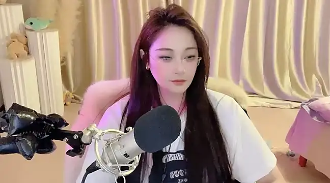 Daisy-77 online show from March 6, 2025, 12:10 am