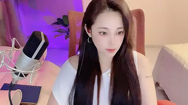 Daisy-77 online show from September 13, 2025, 7:35 pm