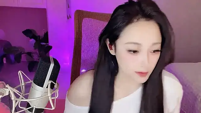 Daisy-77 online show from November 17, 2025, 3:07 pm