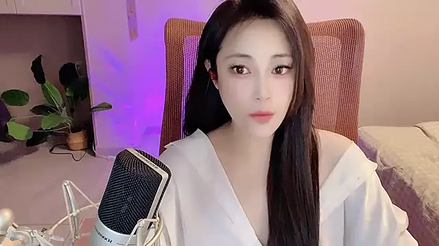 Daisy-77 online show from November 19, 2025, 3:12 pm