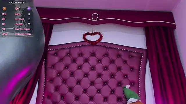 Maddissonlove online show from December 15, 2025, 12:53 pm