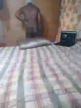 Snapshot of African_Masked_Couple chatting on January 29, 2025, 12:45 pm African Masked Couple online show from January 29, 2025, 12:45 pm