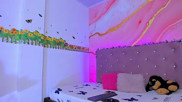 Daisy  rose online show from February 12, 2025, 11:07 am