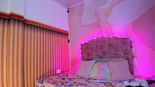 Daisy  rose online show from March 15, 2025, 3:07 am