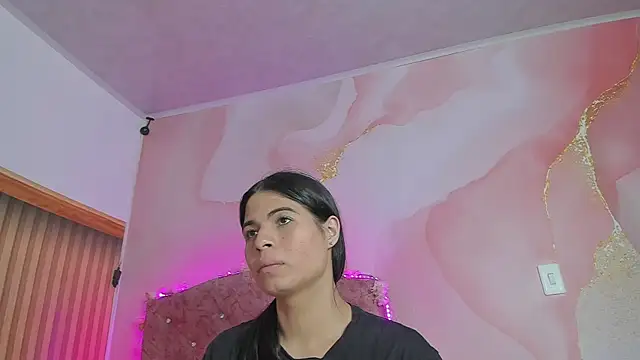 Daisy  rose online show from September 22, 2025, 2:57 am