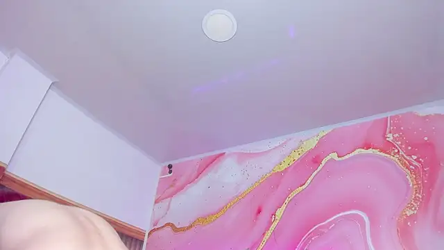 Daisy  rose online show from November 26, 2025, 2:56 am