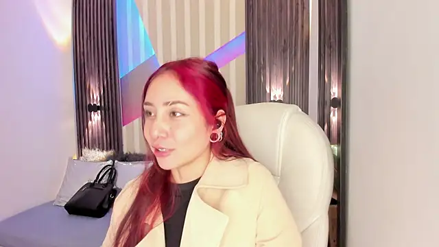 Snapshot of emily_layton chatting on November 15, 2025, 3:30 pm emily layton online show from November 15, 2025, 3:30 pm