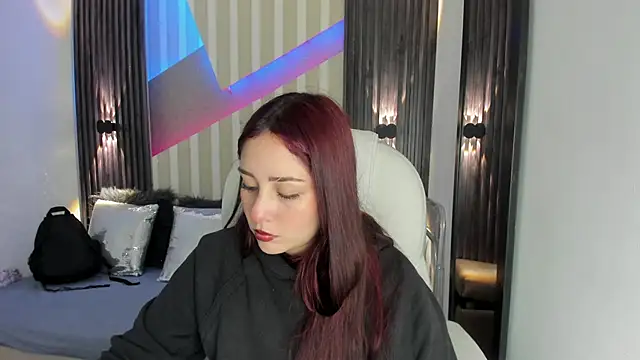 Snapshot of emily_layton chatting on November 26, 2025, 3:46 pm emily layton online show from November 26, 2025, 3:46 pm