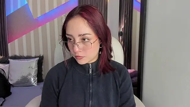 Snapshot of emily_layton chatting on November 27, 2025, 2:52 pm emily layton online show from November 27, 2025, 2:52 pm