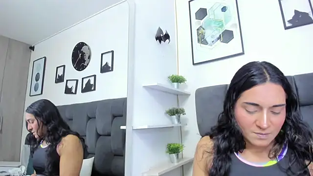 Snapshot of Alison_Chan_ chatting on December 5, 2024, 3:06 pm Alison Chan online show from December 5, 2024, 3:06 pm