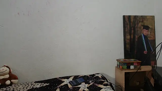 Snapshot of emmily_lee chatting on December 9, 2024, 2:34 am emmily lee online show from December 9, 2024, 2:34 am