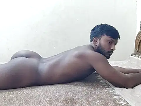 HunkyAriyan online show from April 5, 2026, 5:43 pm