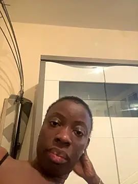 Snapshot of pupine35 chatting on November 18, 2025, 6:18 am pupine35 online show from November 18, 2025, 6:18 am