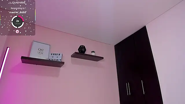 Snapshot of tifanyhills_ chatting on October 17, 2025, 9:28 pm tifanyhills online show from October 17, 2025, 9:28 pm