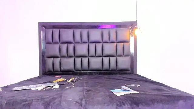 Snapshot of MIA_SOPHIA1 chatting on September 26, 2025, 5:44 am MIA SOPHIA1 online show from September 26, 2025, 5:44 am