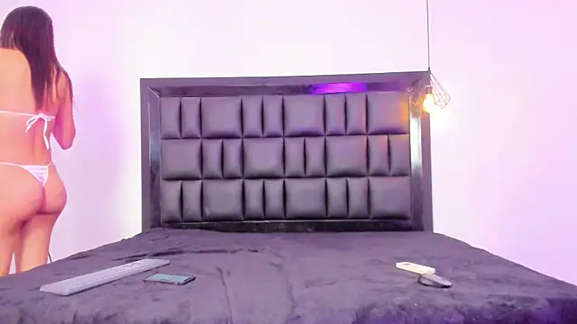 Snapshot of MIA_SOPHIA1 chatting on October 7, 2025, 3:14 am MIA SOPHIA1 online show from October 7, 2025, 3:14 am