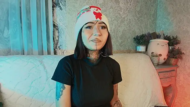 Evangeline bell online show from December 22, 2025, 8:50 pm