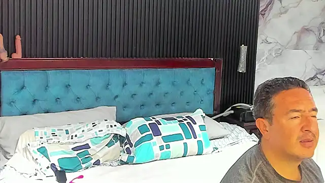 Snapshot of Sam_and_molly_ chatting on October 8, 2025, 8:06 pm Sam and molly online show from October 8, 2025, 8:06 pm